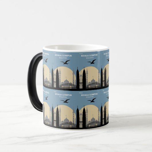 Retro Kuala Lumpur Reizen: City Skyline Magische Mok (Voorkant links)