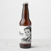 Retro Lachende Vrouw 1950's Holding Bag of Beer Bier Etiket (Voorkant)