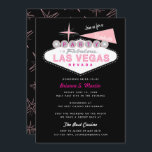 Retro Las Vegas Sign Bachelorette Party Uitnodigin Kaart<br><div class="desc">Het iconische "Welkom in Las Vegas" gebarentaal is voorzien van de tekst "Party in Las Vegas". De stijltekst van de terugkeer voor de naam van de bruid en casino naam. Retro-sterpatroonbacker is optioneel. Afgeronde hoeken zijn optioneel. Zwart,  roze en grijs kleurenschema. Andere kleurencombinaties zijn beschikbaar.</div>