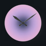 Retro Lavender Paarse gradiënt Ronde Klok<br><div class="desc">Verloopontwerp - aura-effect - paars / lila / lavender / violet verloop.</div>