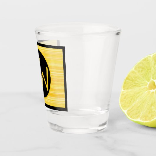 Retro Lemon Yellow Black Monogram Shot Glass Shot Glas (Rechts)