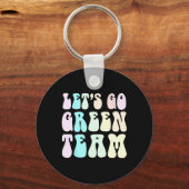 Retro Let's Go Green War Game 60's Go Zomerkamp Sleutelhanger (Voorkant)