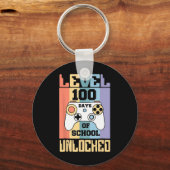 Retro Level 100 Days of School ontgrendeld gamer j Sleutelhanger (Voorkant)