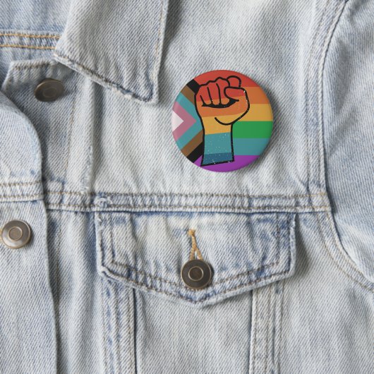 Retro LGBTQ+ Pride Vuist Ronde Button 5,7 Cm (In situ)