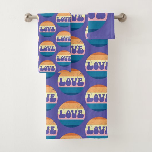 Retro Liefde Typografie Op  Sunset Stripes Bad Handdoek (Insitu)