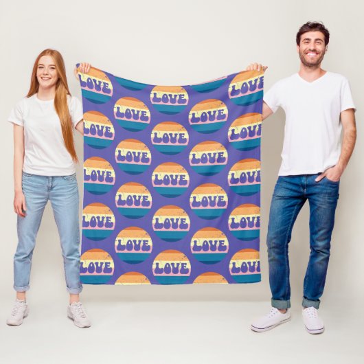 Retro Liefde Typografie Op  Sunset Stripes Fleece Deken (In situ)