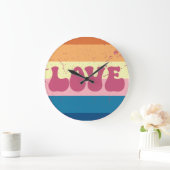Retro Liefde Typografie Op Sunset Stripes Grote Klok (Huis)