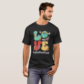 Retro Liefde Wereld Aarde Dag 2023 Instructie Coac T-shirt (Voorkant volledig)