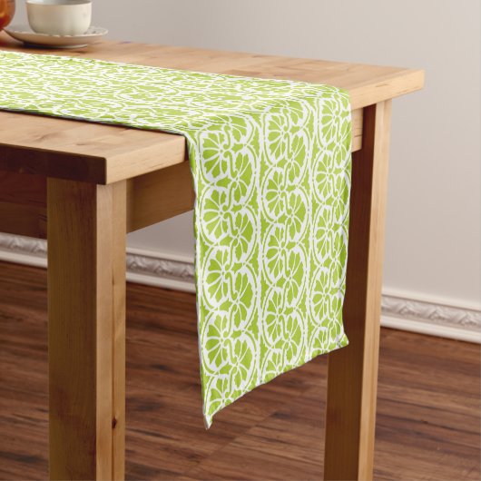 Retro Lime Green Floral Pattern Korte Tafelloper (Voorbeeld)