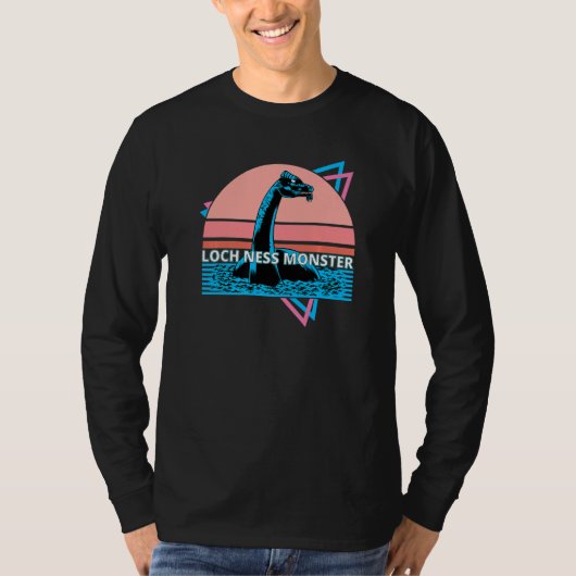 Retro Loch Ness Monster Cryptid Nessie Vaporwave T-shirt (Voorkant)