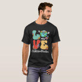 Retro Love World Earth Day 2023 Kinderopvang direc T-shirt (Voorkant volledig)