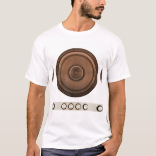 Retro luidsprekers: bruin, geïsoleerd wit. t-shirt