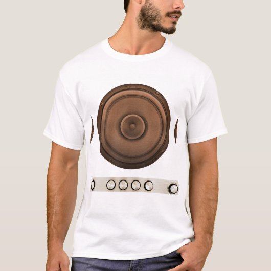 Retro luidsprekers: bruin, geïsoleerd wit. t-shirt (Voorkant)