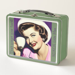 Retro lunchbox met gestileerde vrouw uit de jaren 
