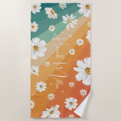 Retro Madelief Bloem Regenboog Monogram Strandlaken (Voorkant)
