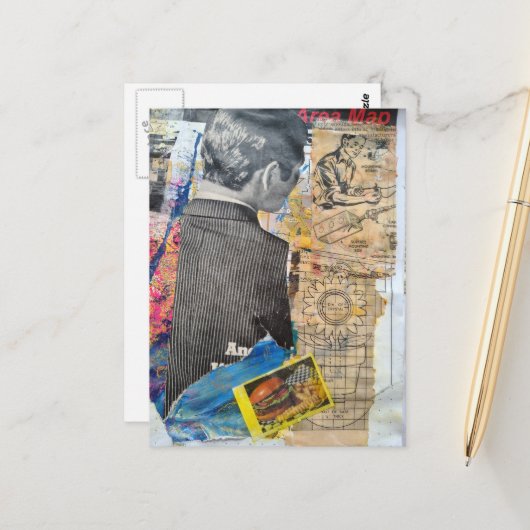 Retro man die Mixed media collage maakt Briefkaart (Voorkant / Achterkant in situ)