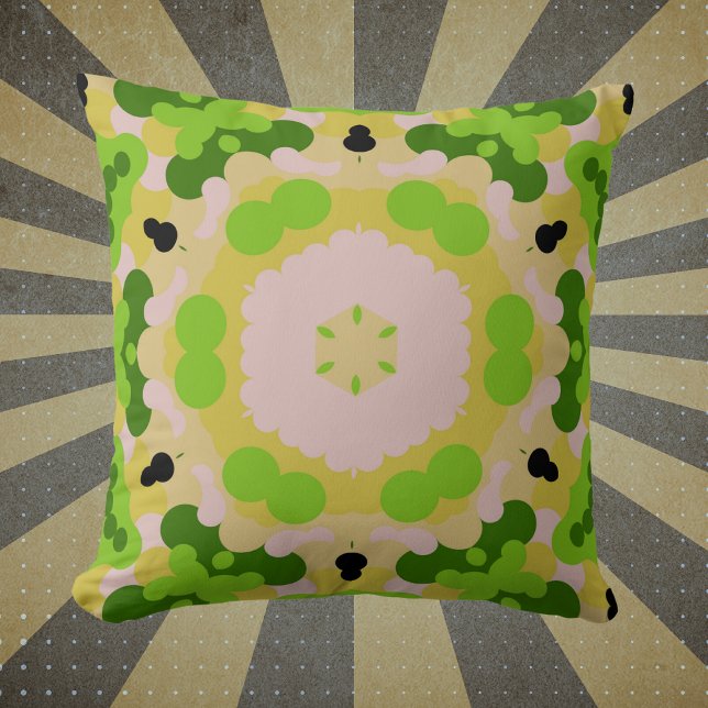 Retro Mandala Bloem Geel Groen en Wit Kussen (Creator heeft geüpload)