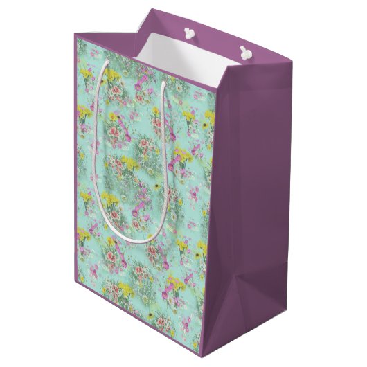 Retro Meadow Classic Flowers Medium Cadeauzakje (Achterkant Gekanteld)