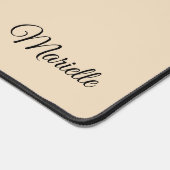 Retro Meisje met Bloemen in Haar Bureaumat (Hoek)