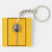 Retro Microphone on Bold Yellow Sleutelhanger (Achterkant)