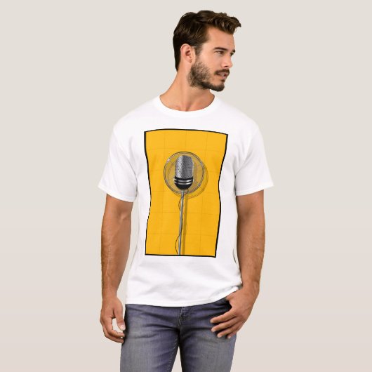 Retro Microphone on Bold Yellow T-shirt (Voorkant volledig)