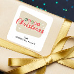 Retro Mid-Century Modern Christmas Retouradres Vierkante Sticker<br><div class="desc">Deze feestelijke sticker biedt een vleugje retro charme en is ideaal voor uw vakantiekaarten! Dit moderne Kerst sticker uit het midden van de eeuw is voorzien van  typografie in rood en licht bruin en biedt aangepaste tekst voor jouw naam.</div>