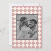 Retro Minimale geruit patroon Roze bruiloft Save The Date (Achterkant)