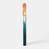 Retro Misty Pines iPhone 16 Hoesje (Linkerkant)