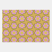 Retro Mod Flowers Patroon in Geel en Violet Inpakpapier Vel (Voorkant 2)