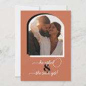 Retro Modern Boho Terracotta Verloving Uitnodiging (Voorkant)