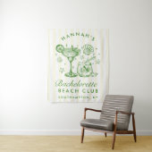 Retro Modern Green & Yellow Bachelorette Weekend Wandkleed (In situ)