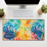 Retro Moderne Abstracte Regenboog Waterverf Tie Dy Bureaumat<br><div class="desc">Voeg een vleugje kleur en creativiteit toe aan uw werkruimte met onze Retro Modern Abstract Rainbow Waterverf Tie Dye Desk Mat. Deze mat geeft perfect de vreugde en spontaniteit van de retro stropdas-dye trend weer, terwijl er ook een moderne, abstracte twist aan wordt toegevoegd. De prachtige regenboogtinten worden gepresenteerd in...</div>