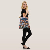 Retro Moderne Blauwe Ei Bloemen Aangepaste Naam Tote Bag (Op model)