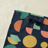 Retro Moderne Elegante Geometrische Tribal Strandlaken (In situ)