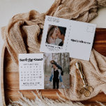 Retro Moderne foto Bewaar het datum Briefkaart<br><div class="desc">Dit is een moderne minimalistische 70's geïnspireerde save the date uitnodiging met een sans serif lettertype en groovy lettertype. Bewerk alle formuleringen behalve de woorden "datum opslaan" en "formele uitnodiging om te volgen" op deze datum opslaan. Alle kleuren zijn ook bewerkbaar. // Voor overeenkomende design, zoek CHARLI in de Sincerely...</div>