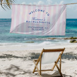 Retro Moderne  Marine & Roze Bachelorette Spandoek<br><div class="desc">Deze banner combineert  allure naadloos met een eigentijdse twist,  met een verfijnde mix van marine- en roze tinten. Ideaal voor het injecteren van een levendige en levendige sfeer in uw feest,  deze banner is een stijlvolle en eenvoudige manier om uw vrijgezellenruimte te verhogen.</div>