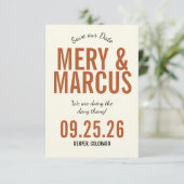 Retro Moderne Vet Gedrukte Gele & Oranje Script Br Save The Date (Staand voorkant)