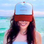 Retro Moderne vintage rode vrijgezelle Trucker Pet<br><div class="desc">Dit pet combineert moeiteloos retro charme met een moderne twist, met een stijlvol design in rood. Of je nu op het strand bent of de stad raakt, deze trucker hoed is een chique accessoire om de speciale dag van de bruid te vieren. Omarm de speelse vibes met de Retro Modern...</div>