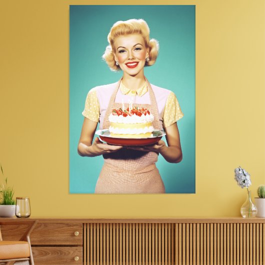 Retro moeder met een feestelijke taart canvas afdruk (Insitu (Woonkamer))