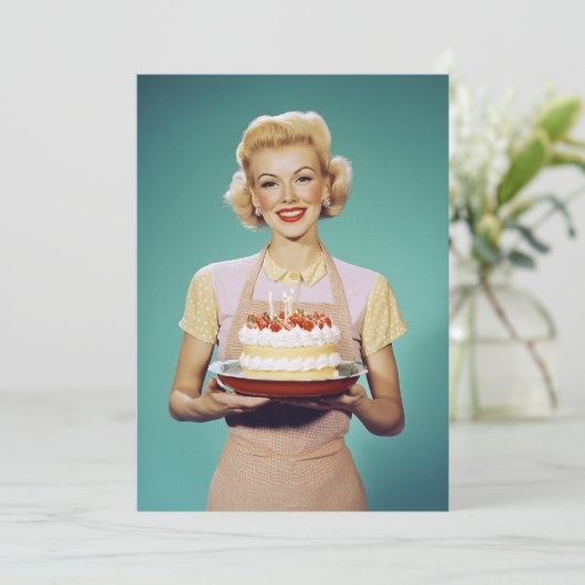 Retro moeder met een feestelijke taart kaart (Staand voorkant)