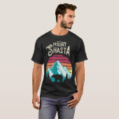 Retro  Mount Shasta California Mountains Be T-shirt (Voorkant volledig)