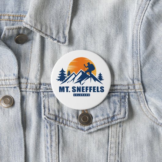 Retro Mount Sneffels Hike T-shirt Ronde Button 7,6 Cm (In situ)