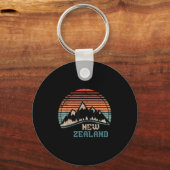 Retro Mountains New Zealand Sleutelhanger (Voorkant)