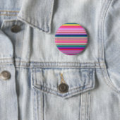 Retro multikleurige strepen ronde button 5,7 cm (In situ)