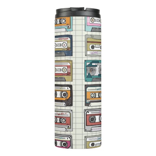 Retro muziekcassette: Nostalgisch icoon Thermosbeker (Achterkant)