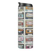 Retro muziekcassette: Nostalgisch icoon Thermosbeker (Geroteerd rechts)
