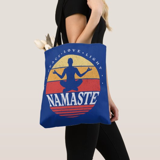 Retro Namaste, yoga pose Tote Bag (Dichtbij)