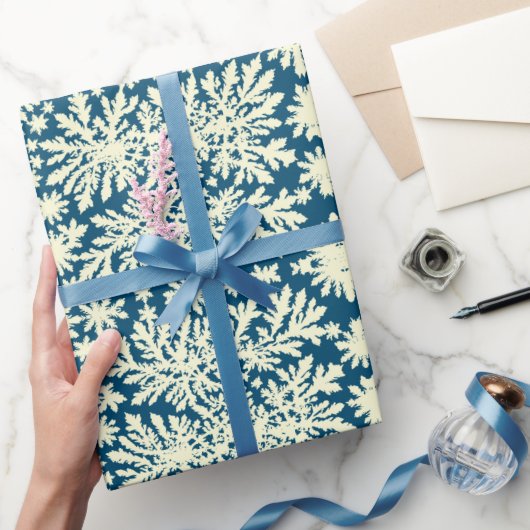 Retro Navy inpakpapier met witte Sneeuwvlokken (Geschenken)