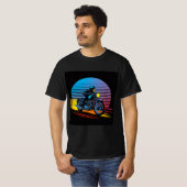 Retro Neon Motorcycle — Cafe Racer Men’s T-shirt (Voorkant volledig)