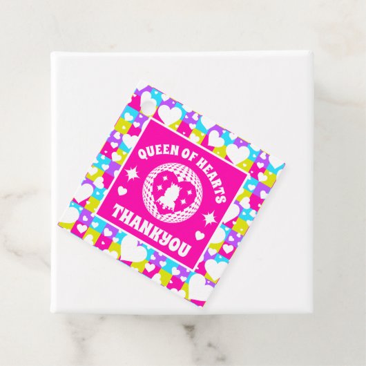 Retro Neon Queen of Hearts Verjaardag Bedankjes Labels (In situ)